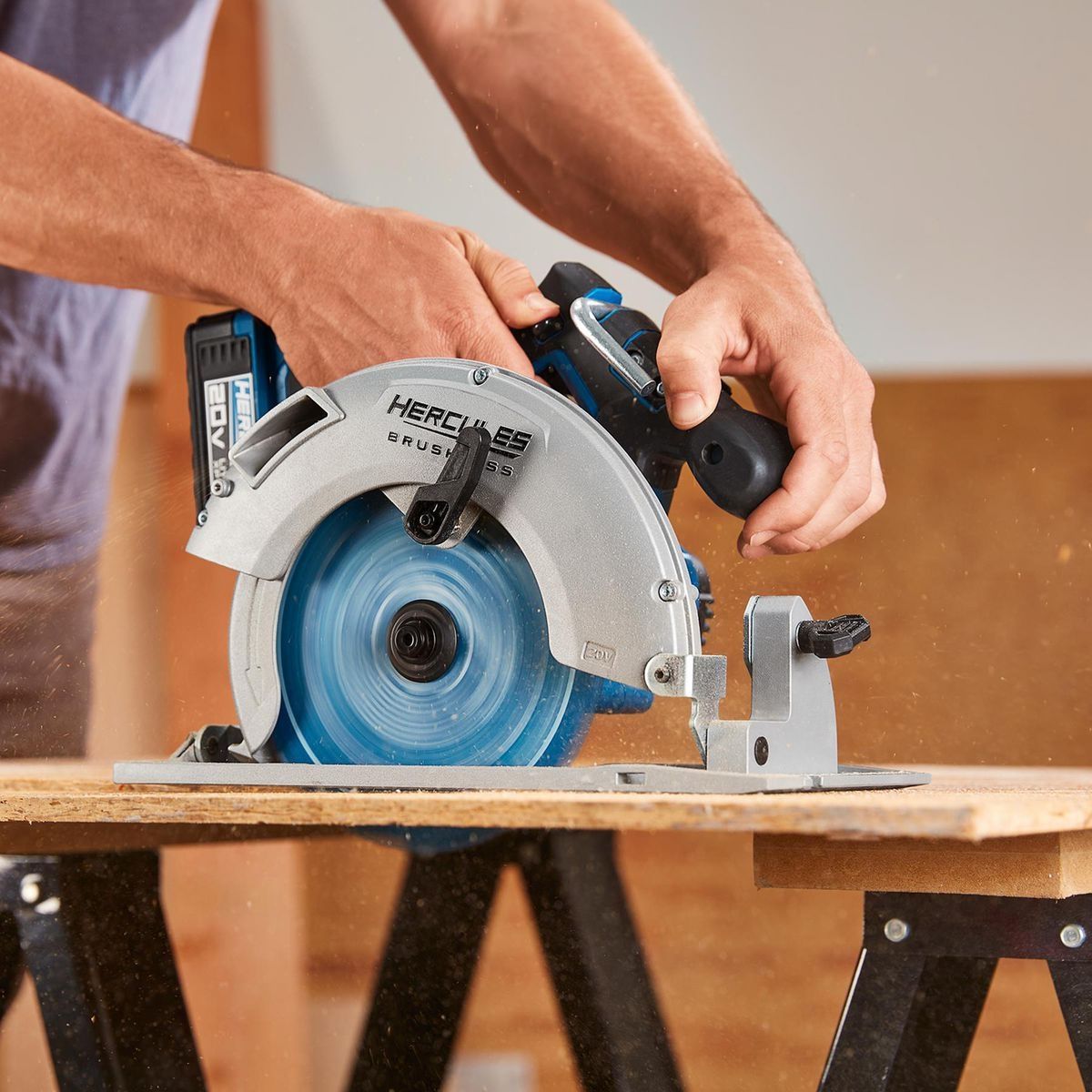 7-1/4 in. Brushless Cordless Circular Saw M639304