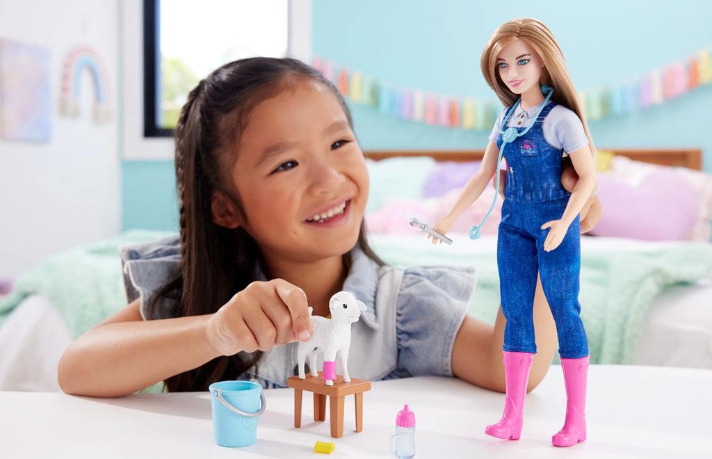 Farm Vet Doll & 10 Accessories L65122