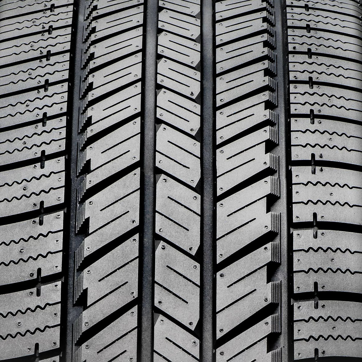 All Season 265/65R18 114H Light Truck Tire X18390