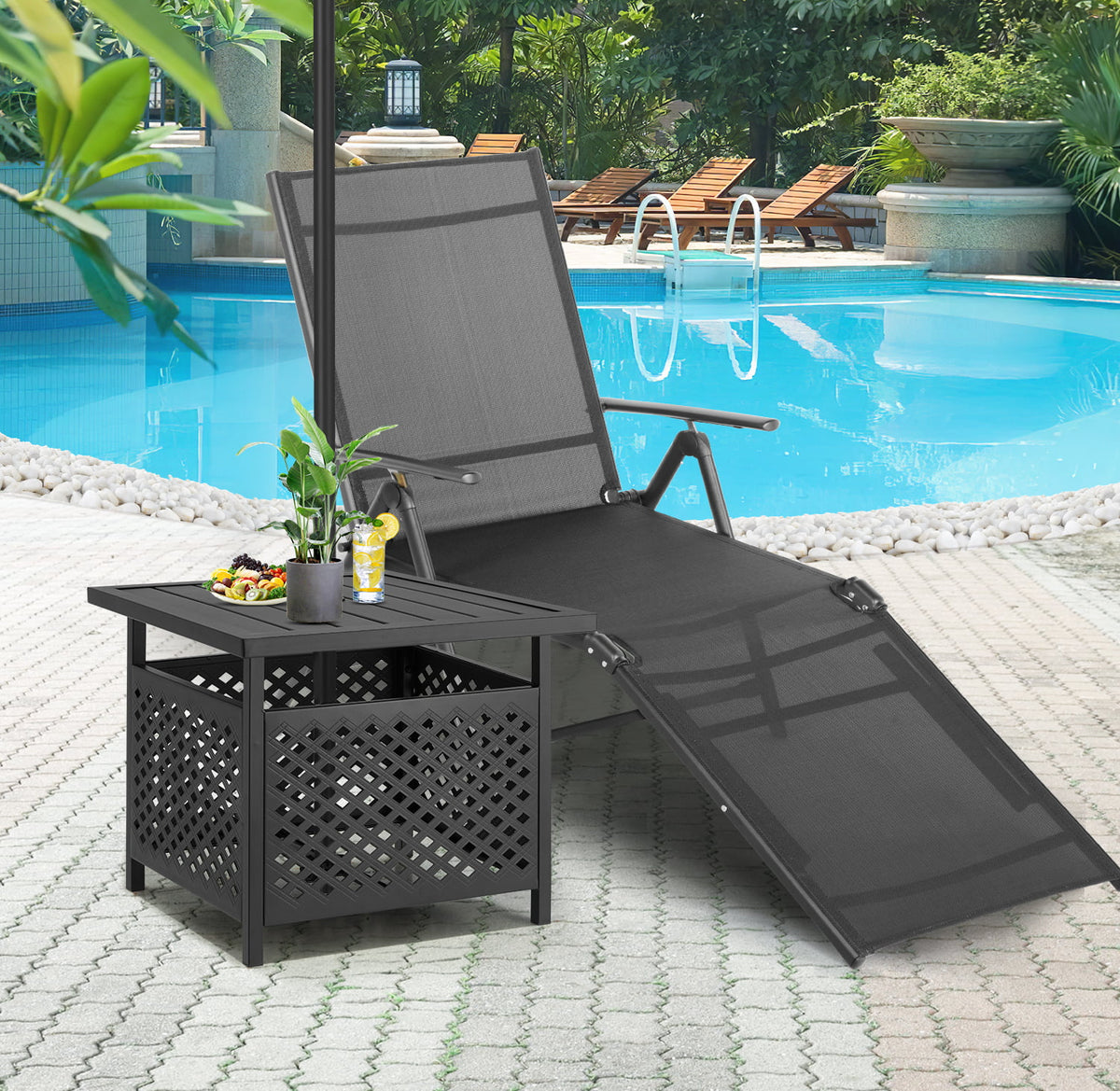Outdoor Metal Bistro Table with Umbrella Hole I9337