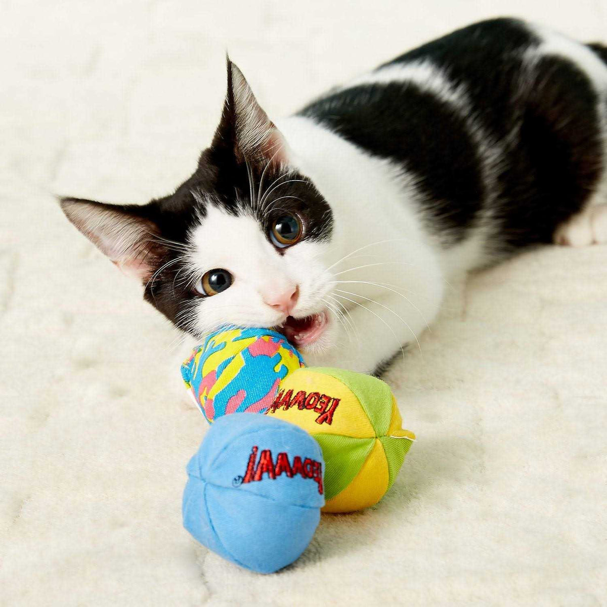 Cat Balls W7663
