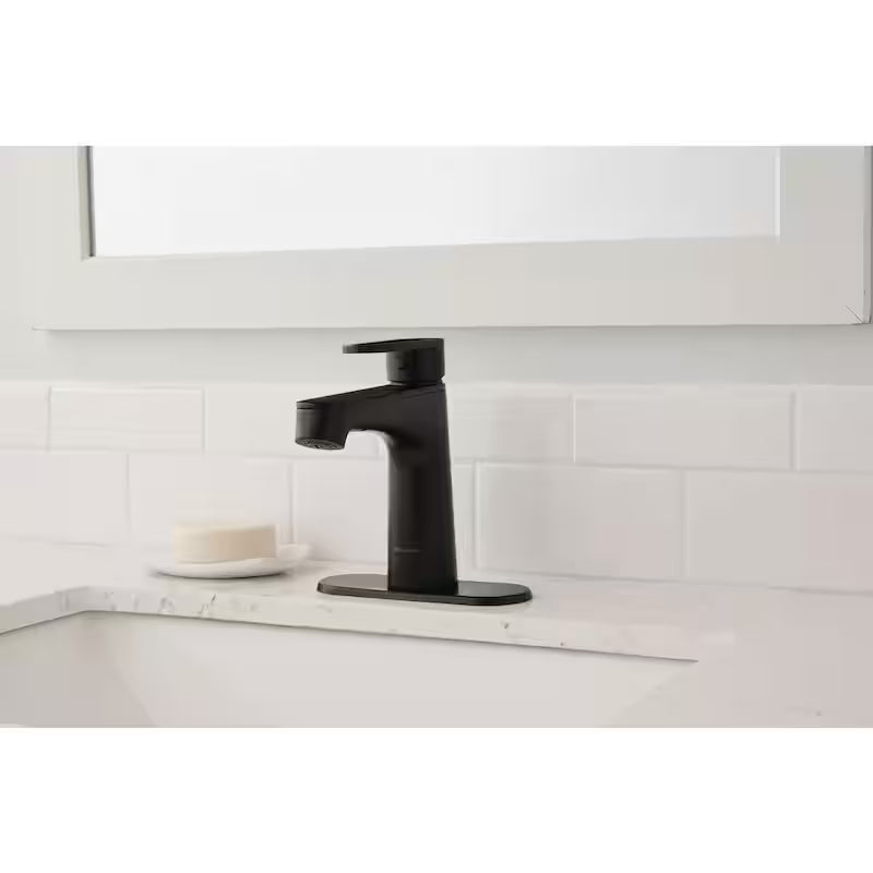 Single Hole Single-Handle Bathroom Faucet in Matte Black W473