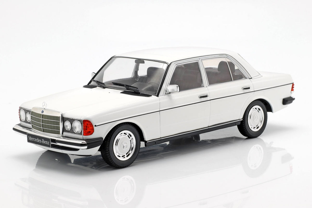 White 1:18 Mercedes-Benz 230E Q5578