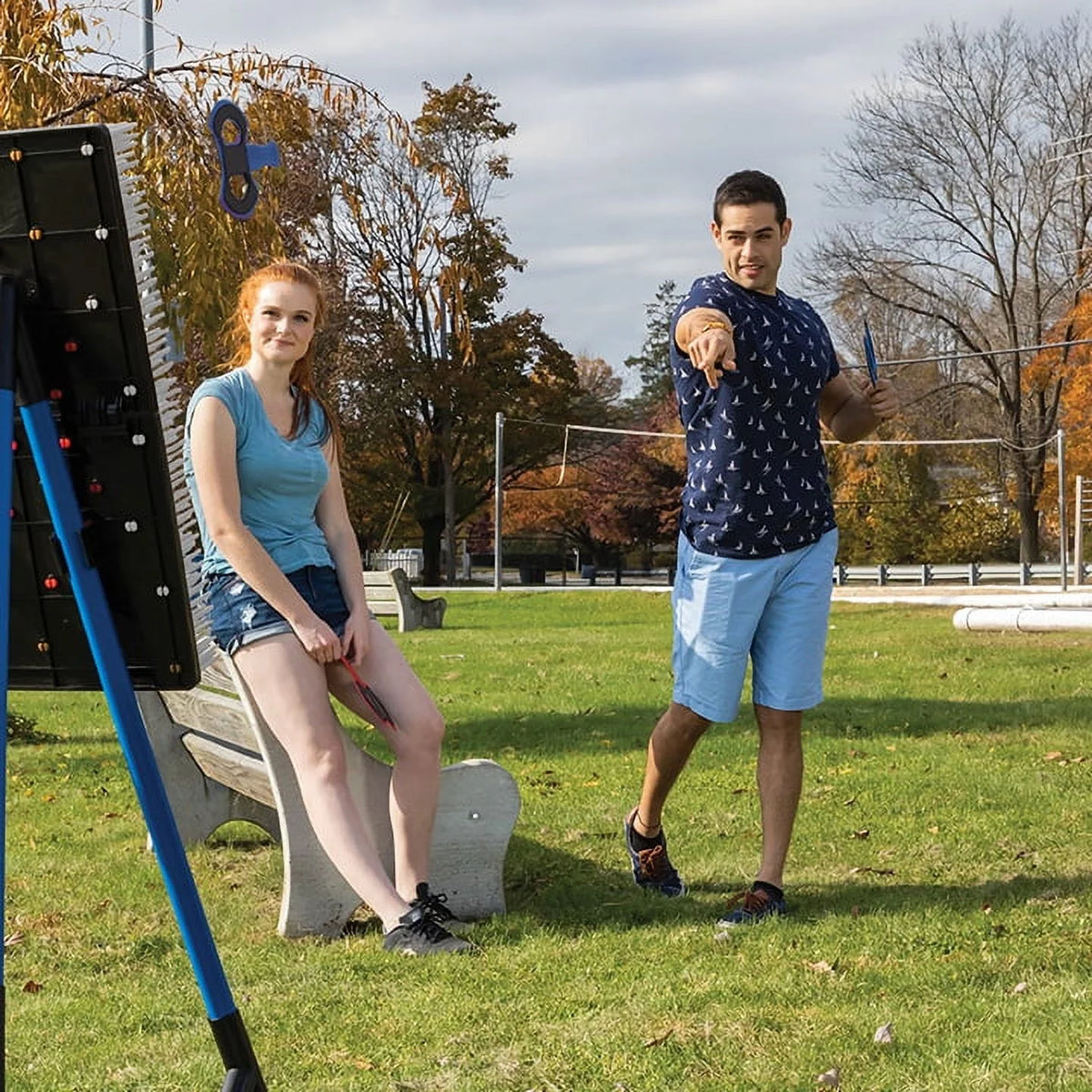 Axe Throwing Target Game with 8 Throwing Axes T46357