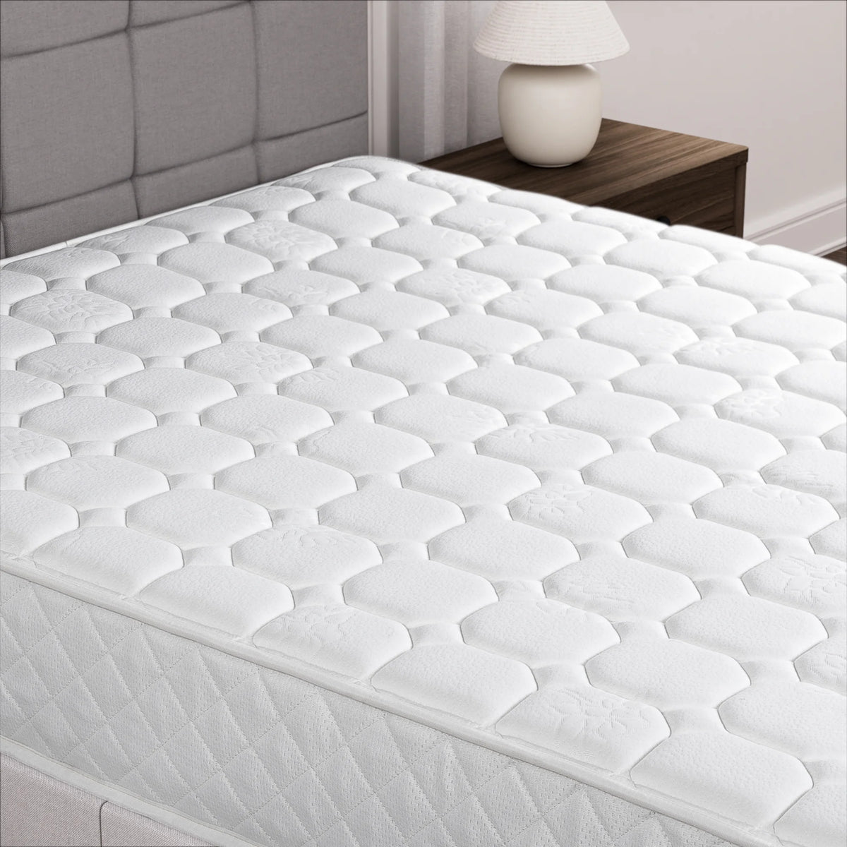 Queen Quilted Hybrid Foam and Pocket Spring Mattress Y141856
